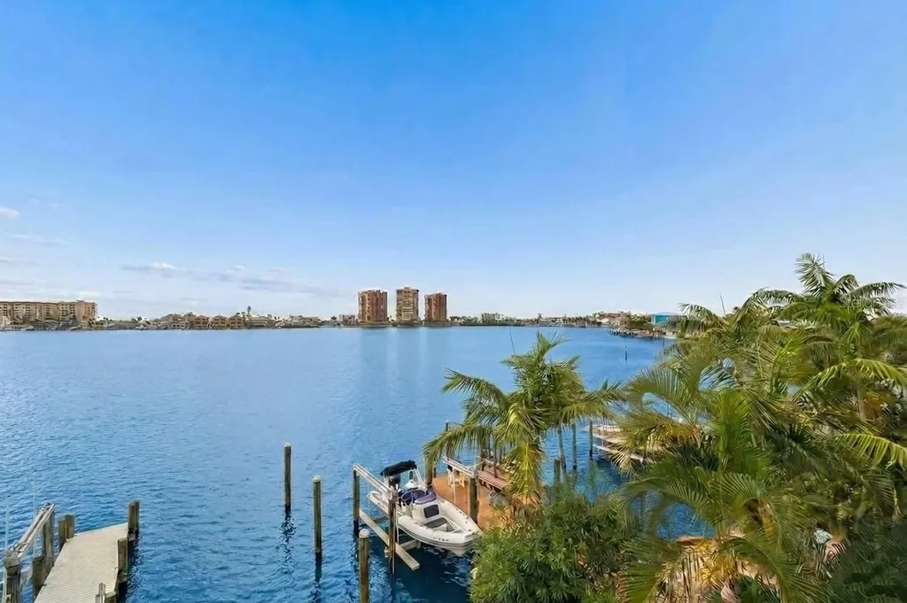 17715 Wall Circle Redington Shores FL 33708