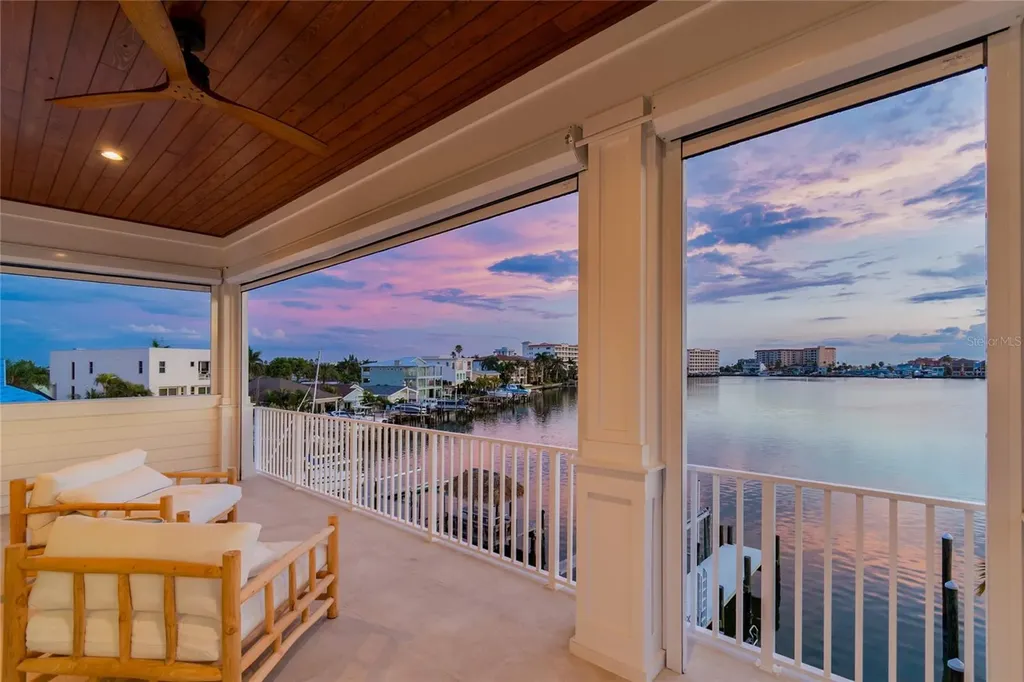 17715 Wall Circle Redington Shores FL 33708