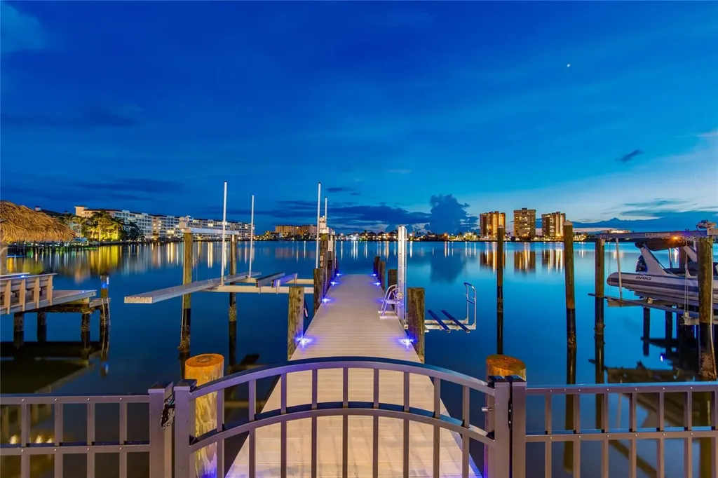 17715 Wall Circle Redington Shores FL 33708