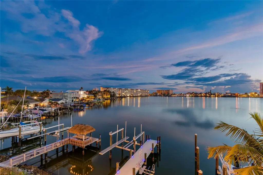 17715 Wall Circle Redington Shores FL 33708