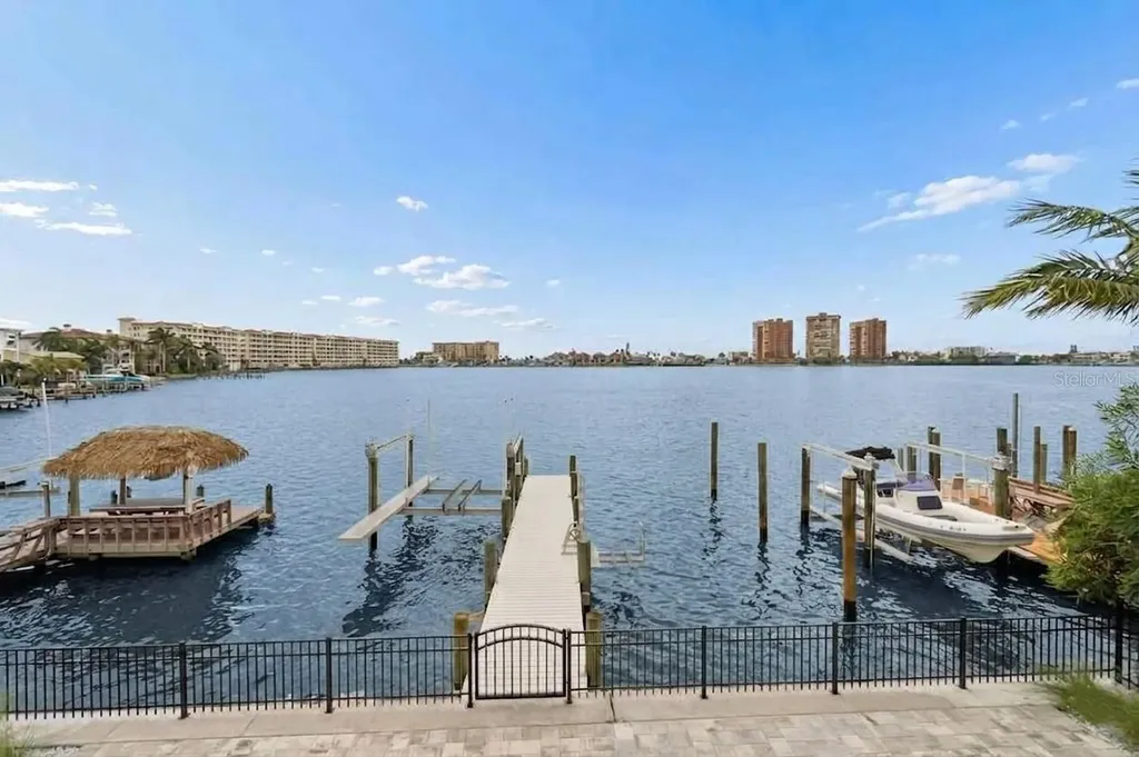 17715 Wall Circle Redington Shores FL 33708