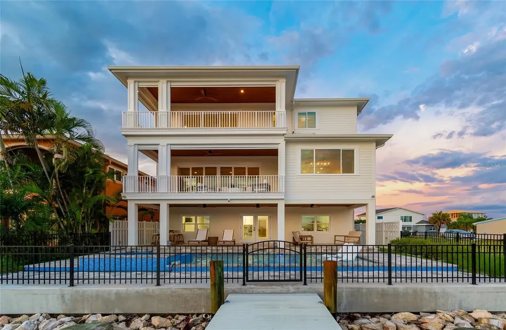 17715 Wall Circle Redington Shores FL 33708