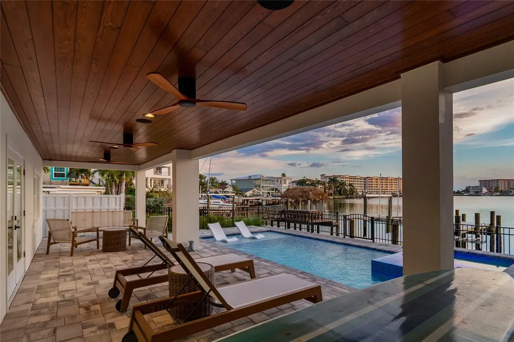 17715 Wall Circle Redington Shores FL 33708