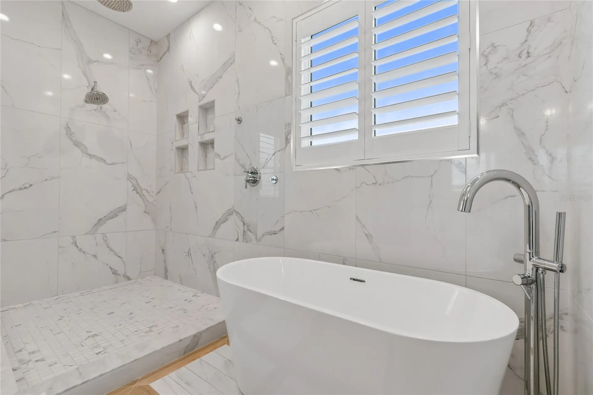 17715 Wall Circle Redington Shores FL 33708