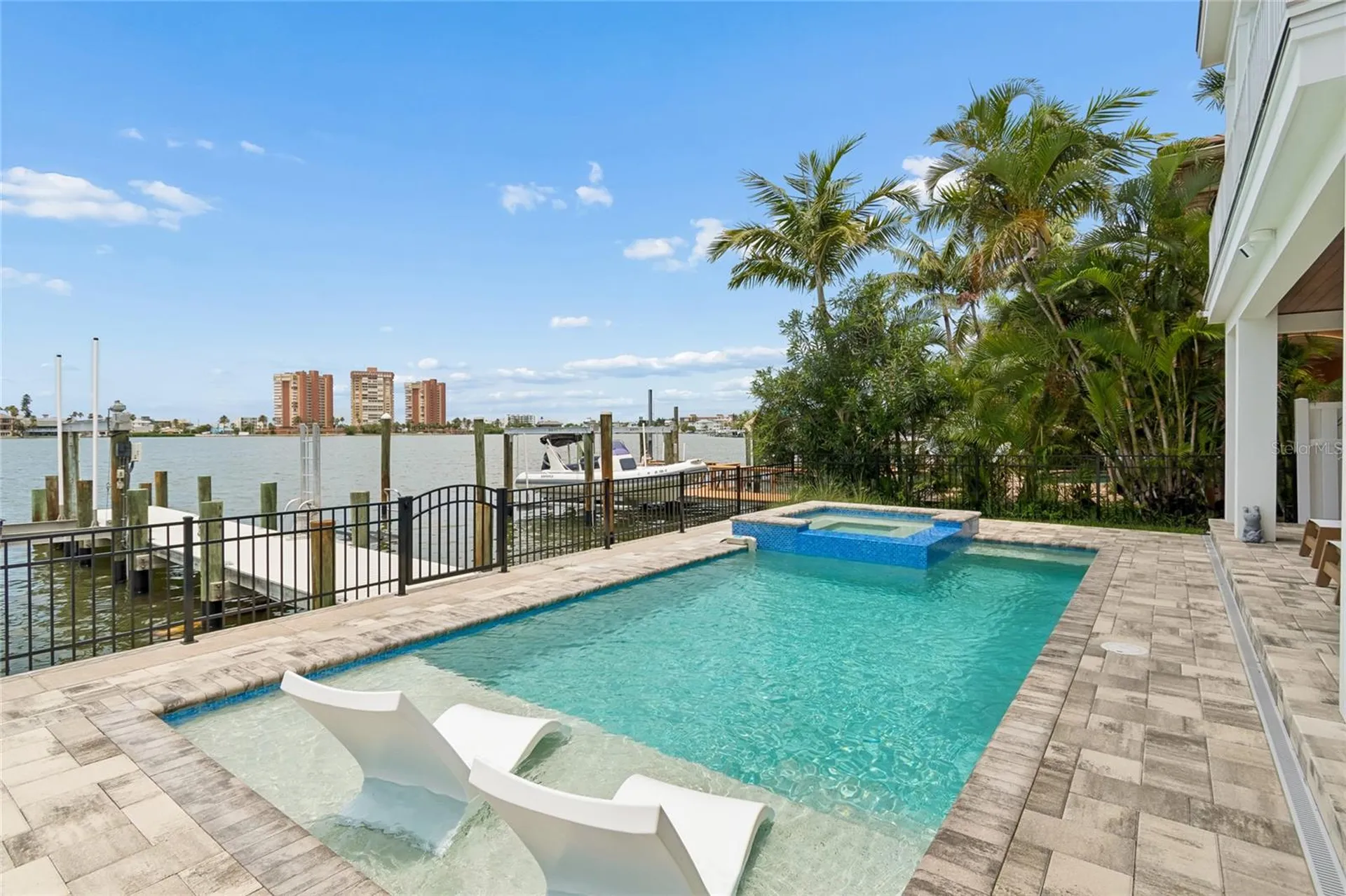 17715 Wall Circle Redington Shores FL 33708