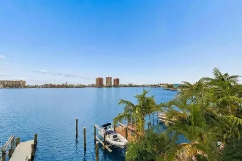 17715 Wall Circle Redington Shores FL 33708