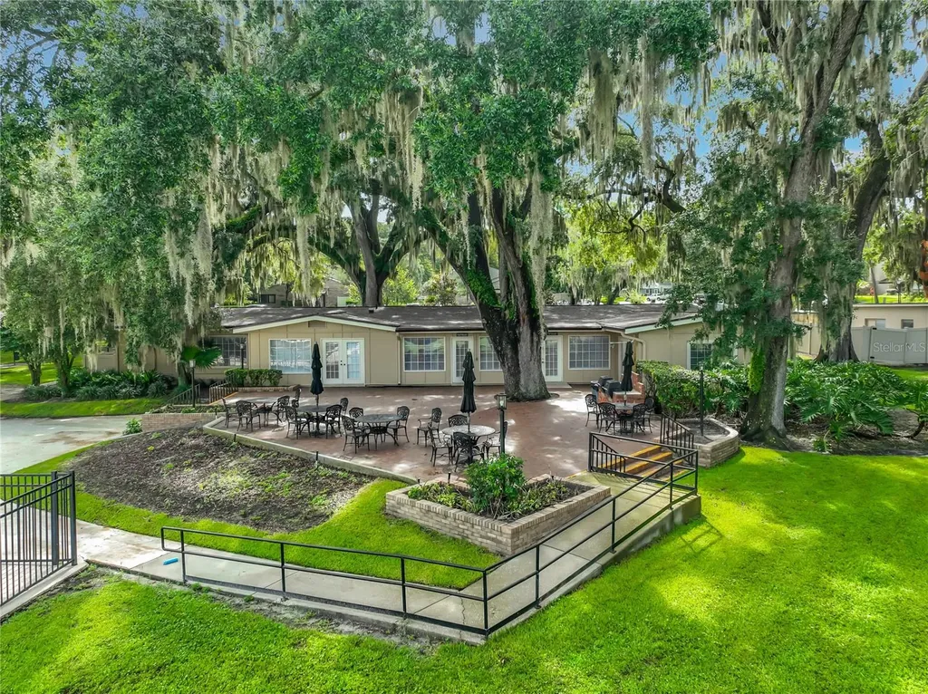 645 Laurel Oak Lane Altamonte Springs FL 32701
