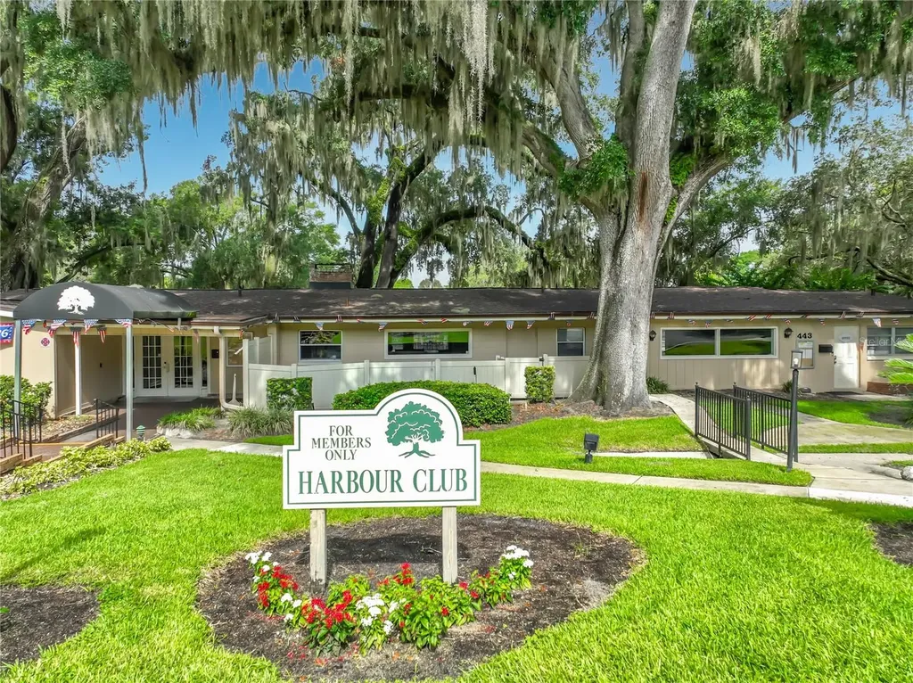 645 Laurel Oak Lane Altamonte Springs FL 32701