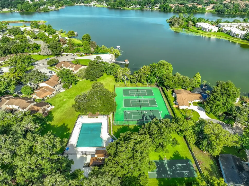 645 Laurel Oak Lane Altamonte Springs FL 32701