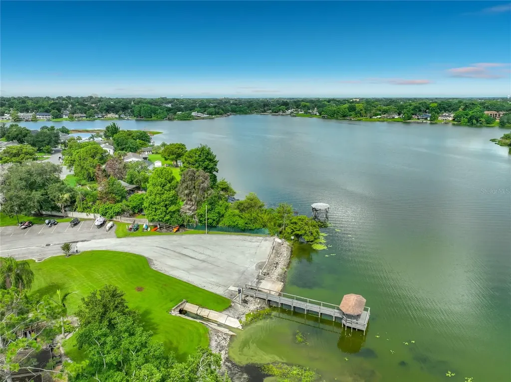 645 Laurel Oak Lane Altamonte Springs FL 32701
