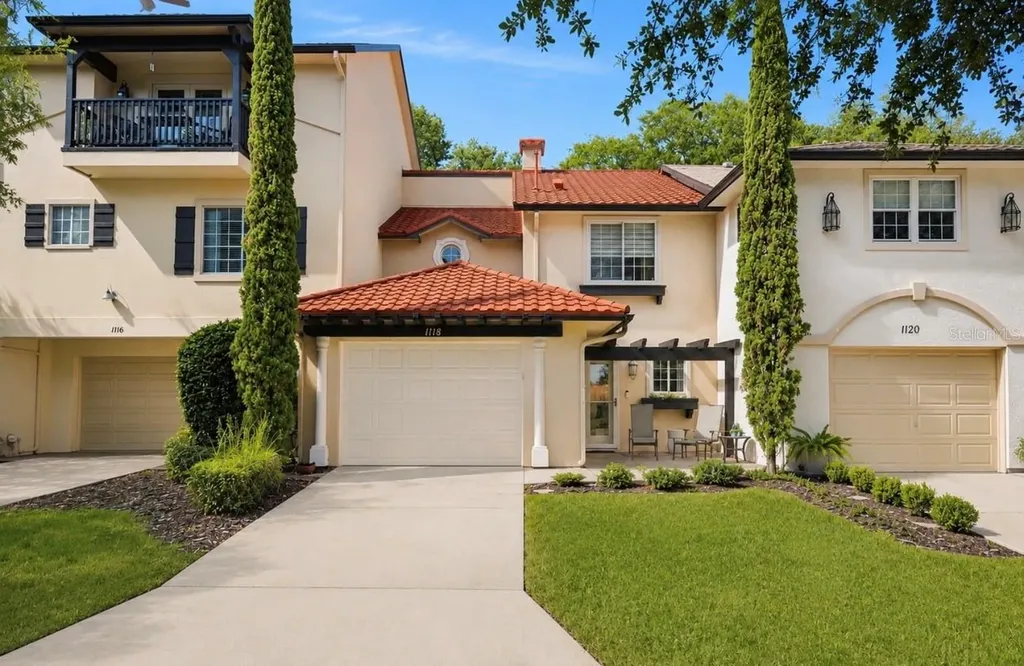 1118 Avenida De Las Casas Lady Lake FL 32159