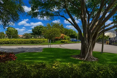 10263 Gandy Boulevard N St Petersburg FL 33702