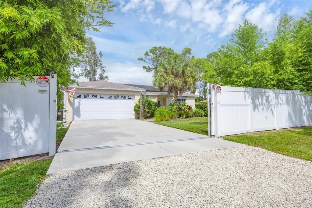 2445 Apache Street Sarasota FL 34231