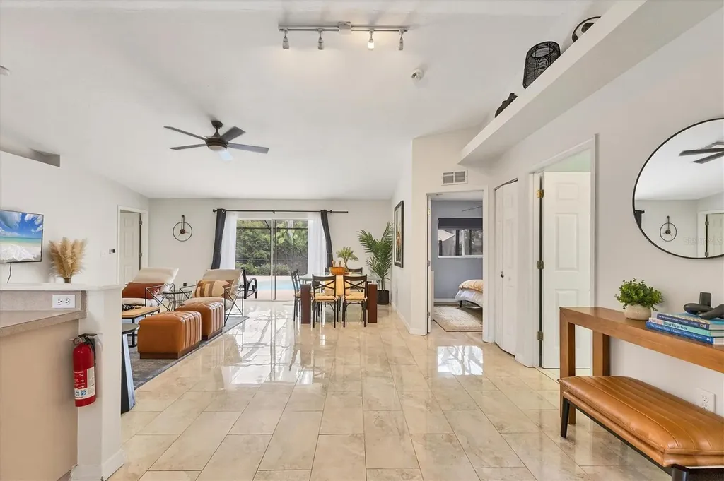 2445 Apache Street Sarasota FL 34231