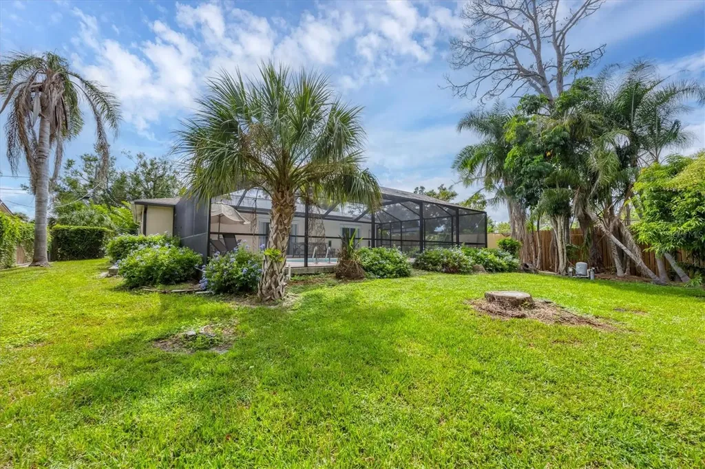 2445 Apache Street Sarasota FL 34231