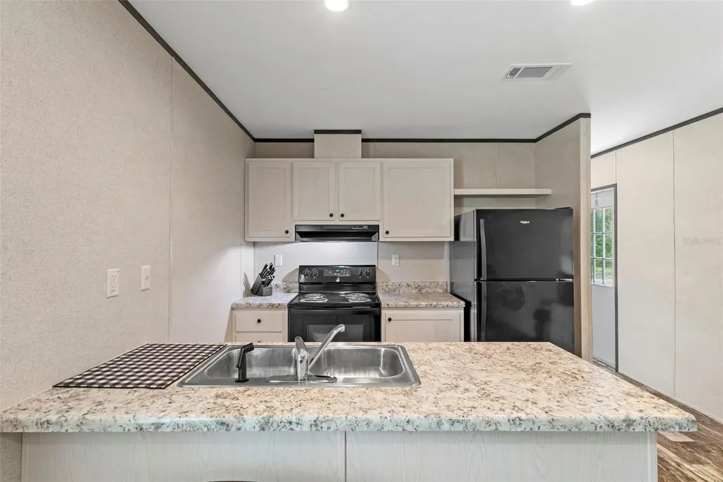 4363 Cr 690 Webster FL 33597