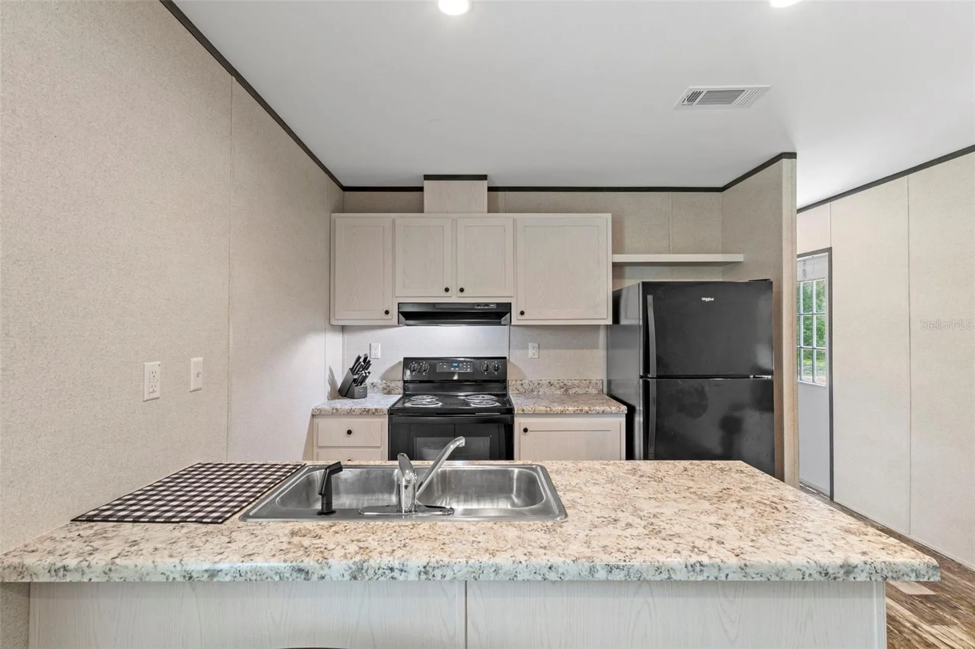 4363 Cr 690 Webster FL 33597