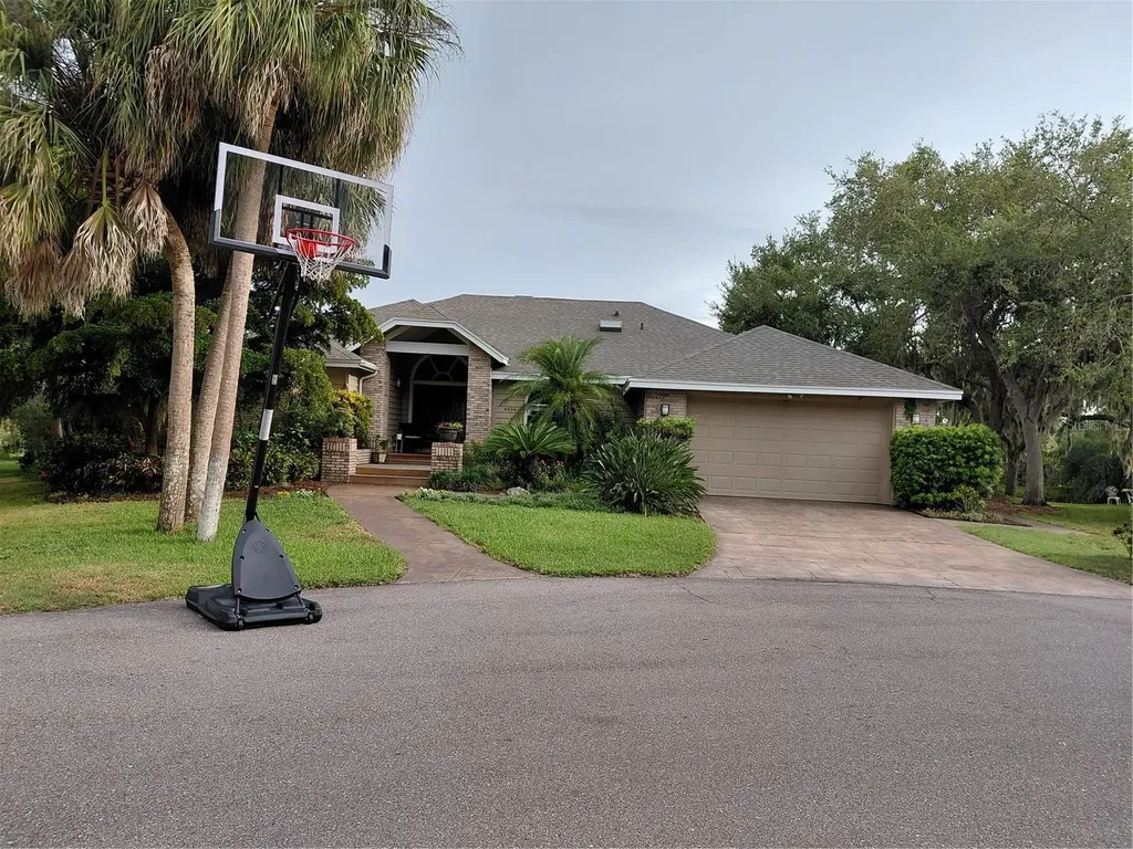 4424 Friar Tuck Lane Sarasota FL 34232