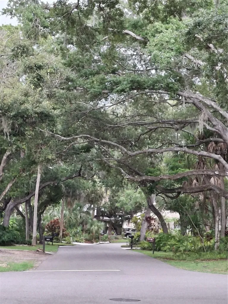 4424 Friar Tuck Lane Sarasota FL 34232