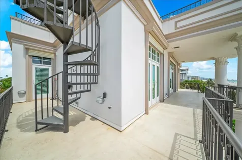 810 Eldorado Avenue Clearwater Beach FL 33767