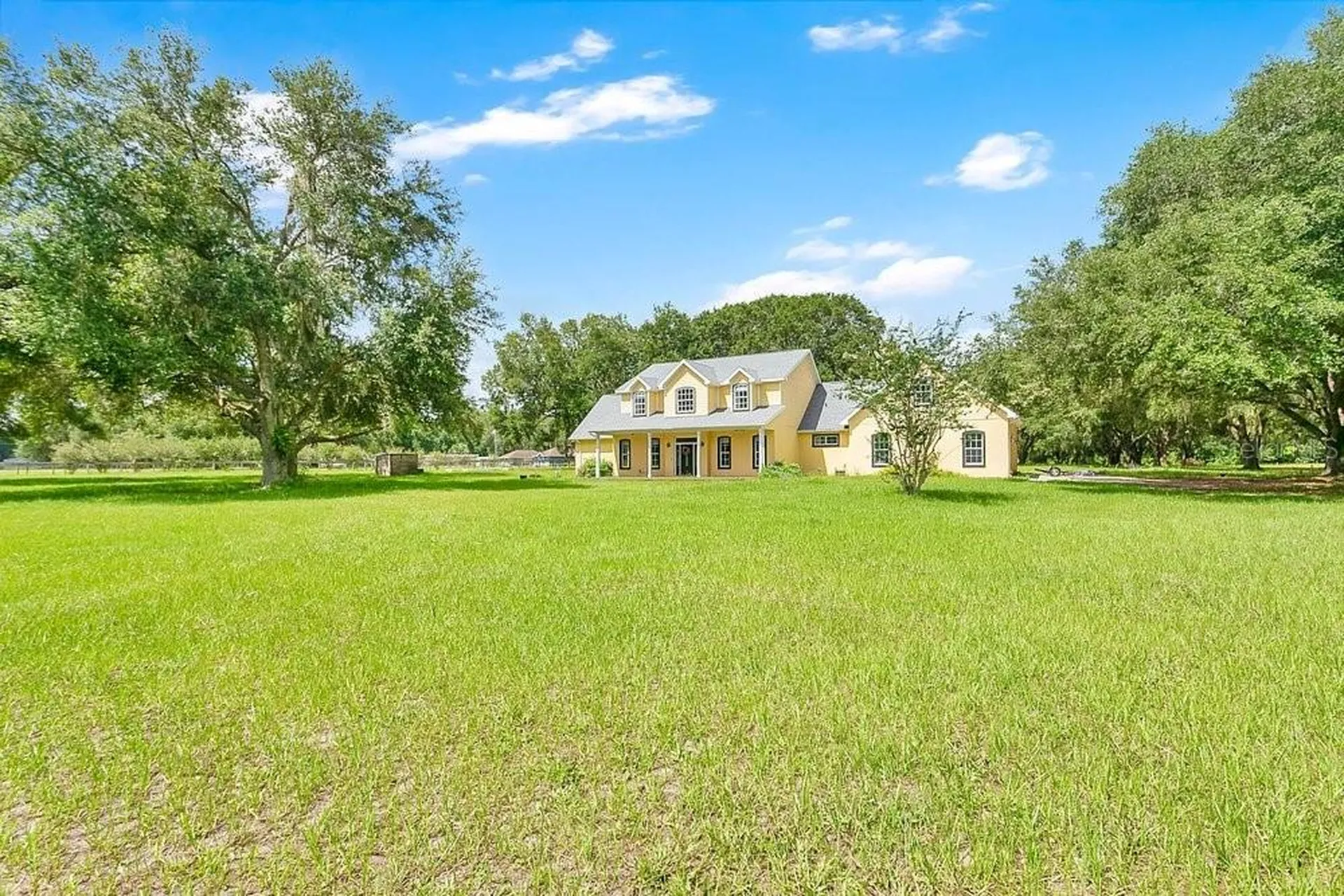 3700 SE 183rd Avenue Road Ocklawaha FL 32179