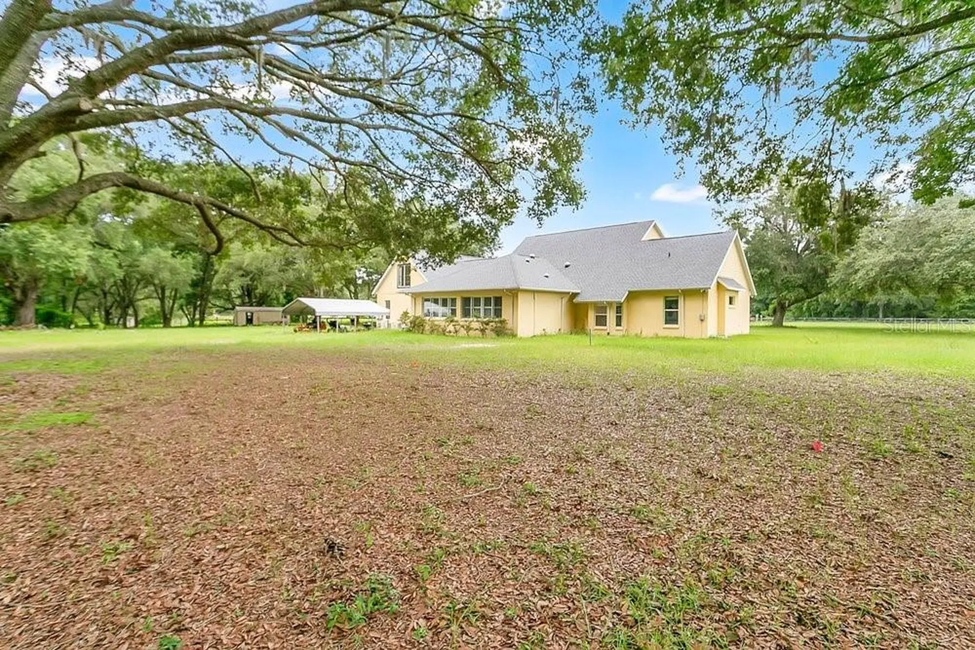 3700 SE 183rd Avenue Road Ocklawaha FL 32179