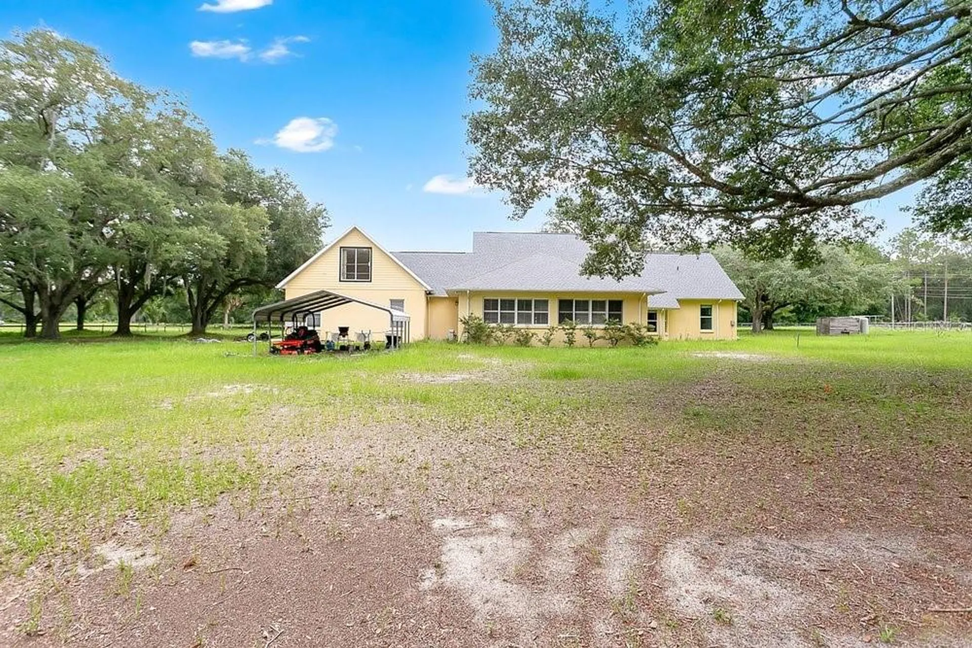 3700 SE 183rd Avenue Road Ocklawaha FL 32179
