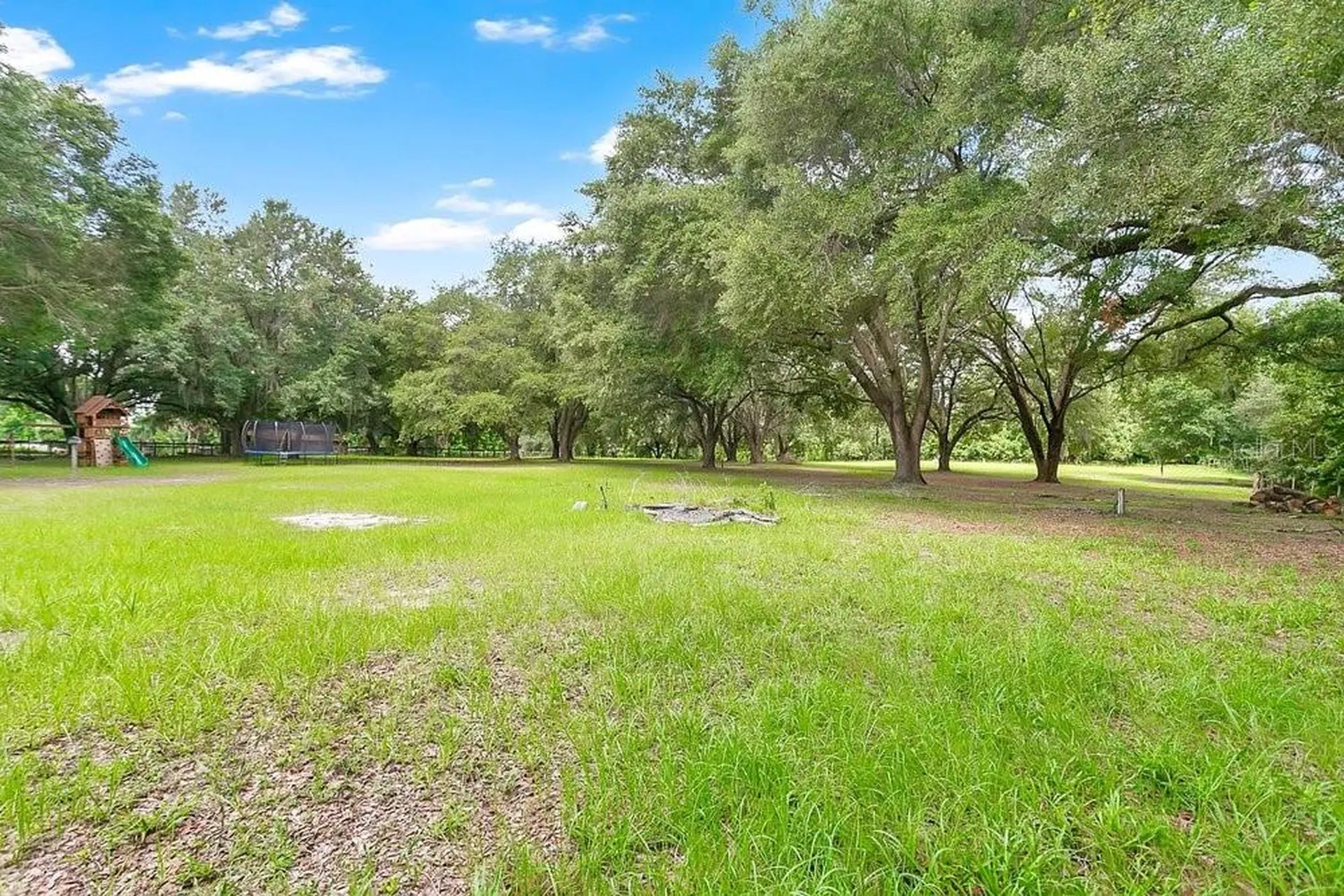 3700 SE 183rd Avenue Road Ocklawaha FL 32179
