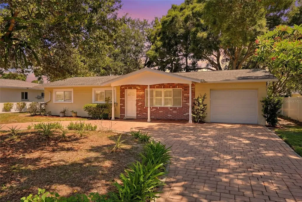 11471 88th Avenue Seminole FL 33772