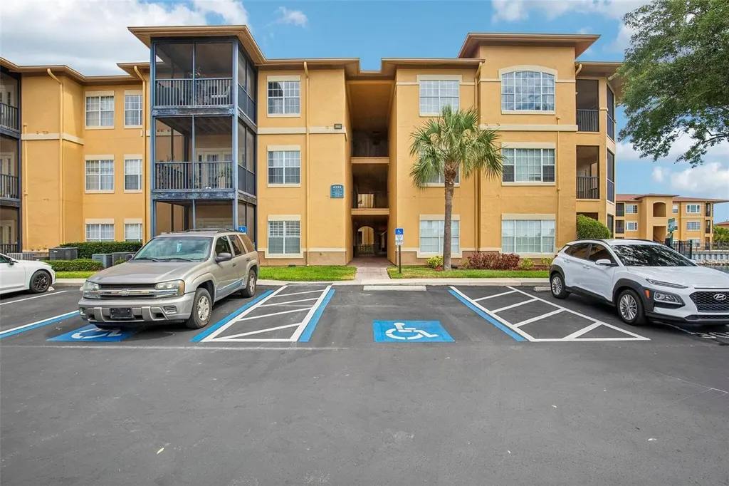 4333 Bayside Village Drive Tampa FL 33615