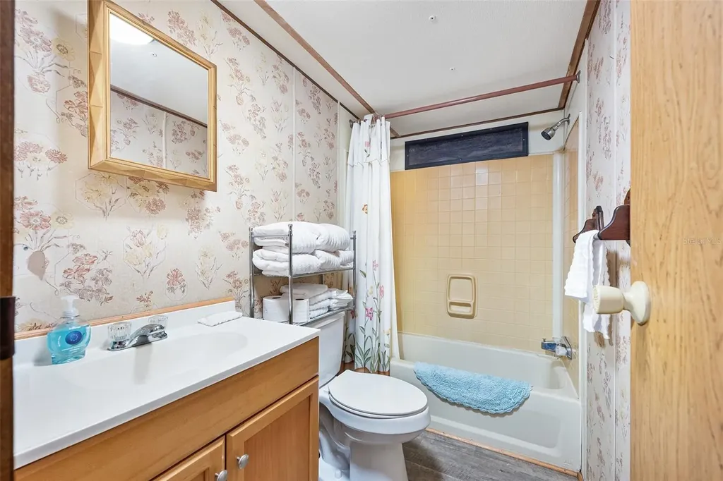 55521 Front Street Astor FL 32102