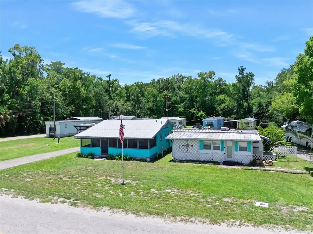 55521 Front Street Astor FL 32102