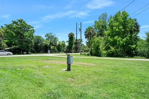 55521 Front Street Astor FL 32102