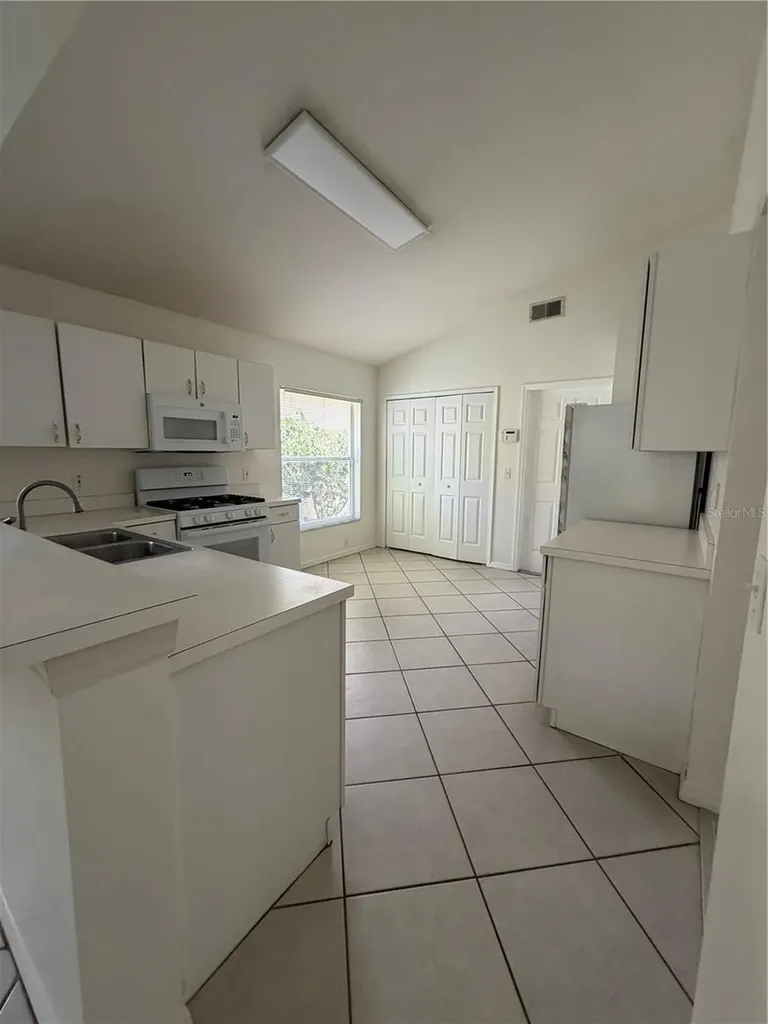 5554 Ligustrum Loop Oviedo FL 32765
