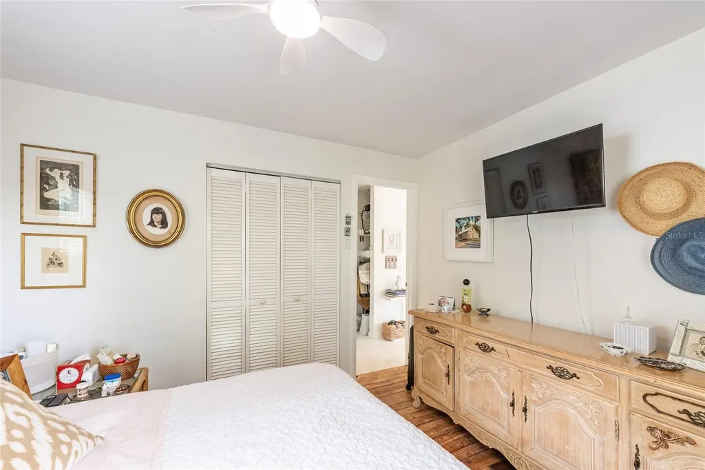 201-203 NE Tahota Avenue Micanopy FL 32667
