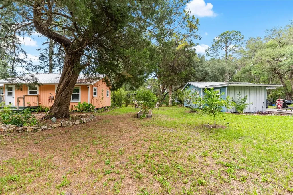 201-203 NE Tahota Avenue Micanopy FL 32667