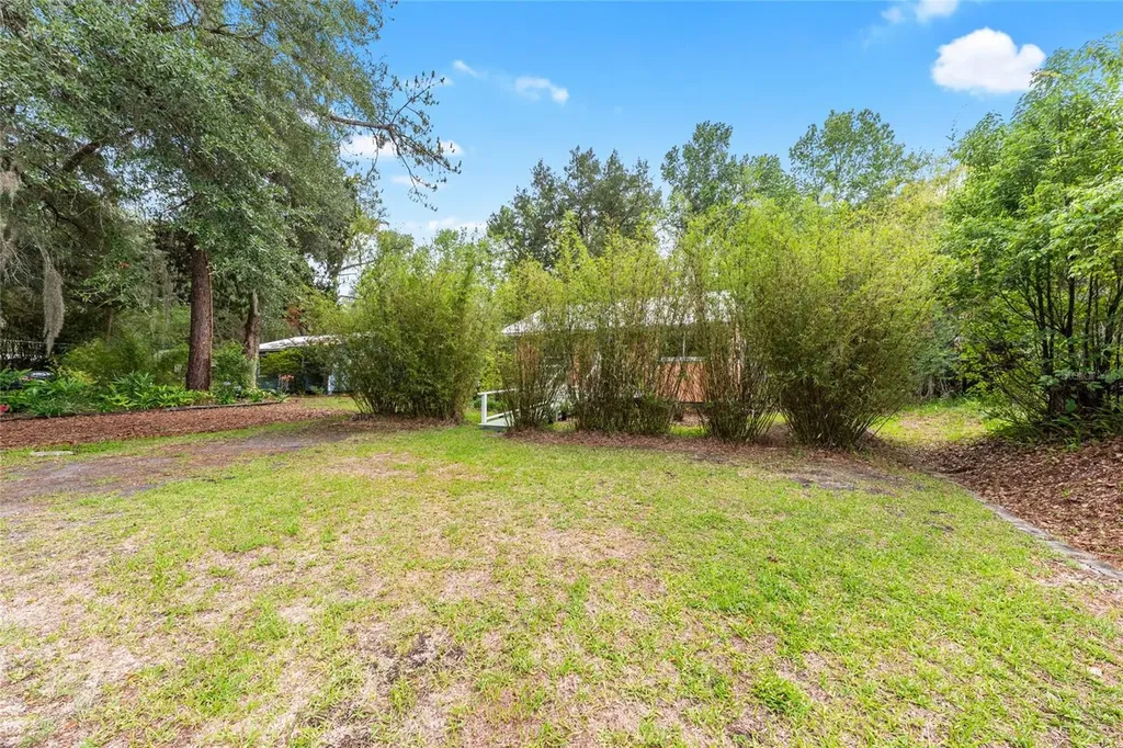 201-203 NE Tahota Avenue Micanopy FL 32667