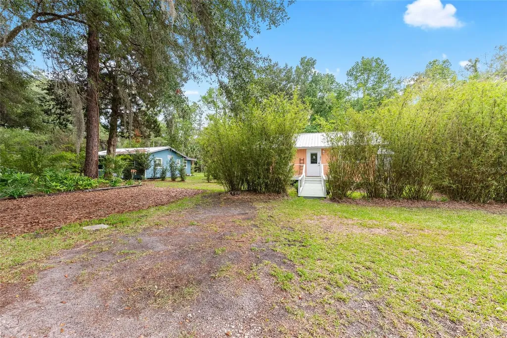 201-203 NE Tahota Avenue Micanopy FL 32667