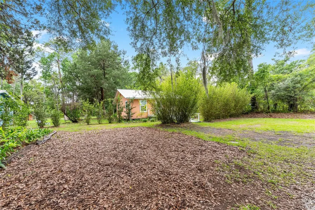 201-203 NE Tahota Avenue Micanopy FL 32667