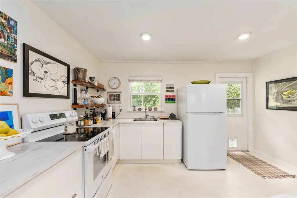201-203 NE Tahota Avenue Micanopy FL 32667