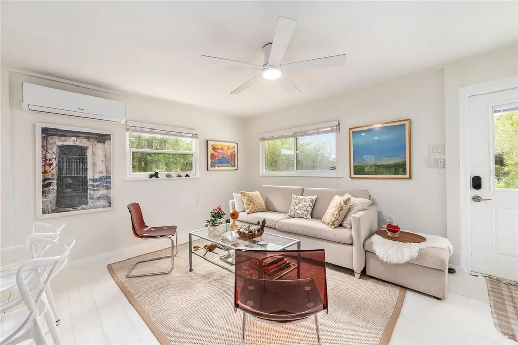 201-203 NE Tahota Avenue Micanopy FL 32667