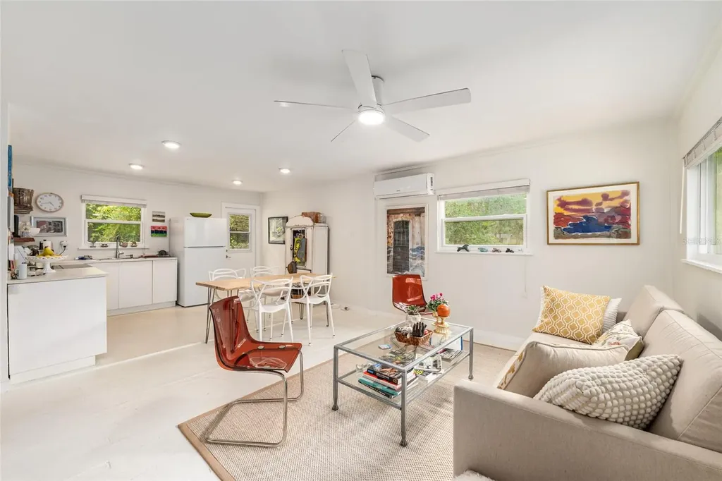 201-203 NE Tahota Avenue Micanopy FL 32667