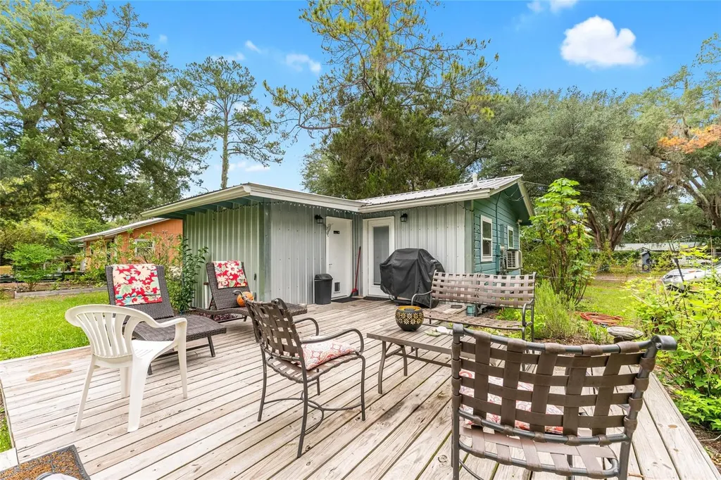 201-203 NE Tahota Avenue Micanopy FL 32667