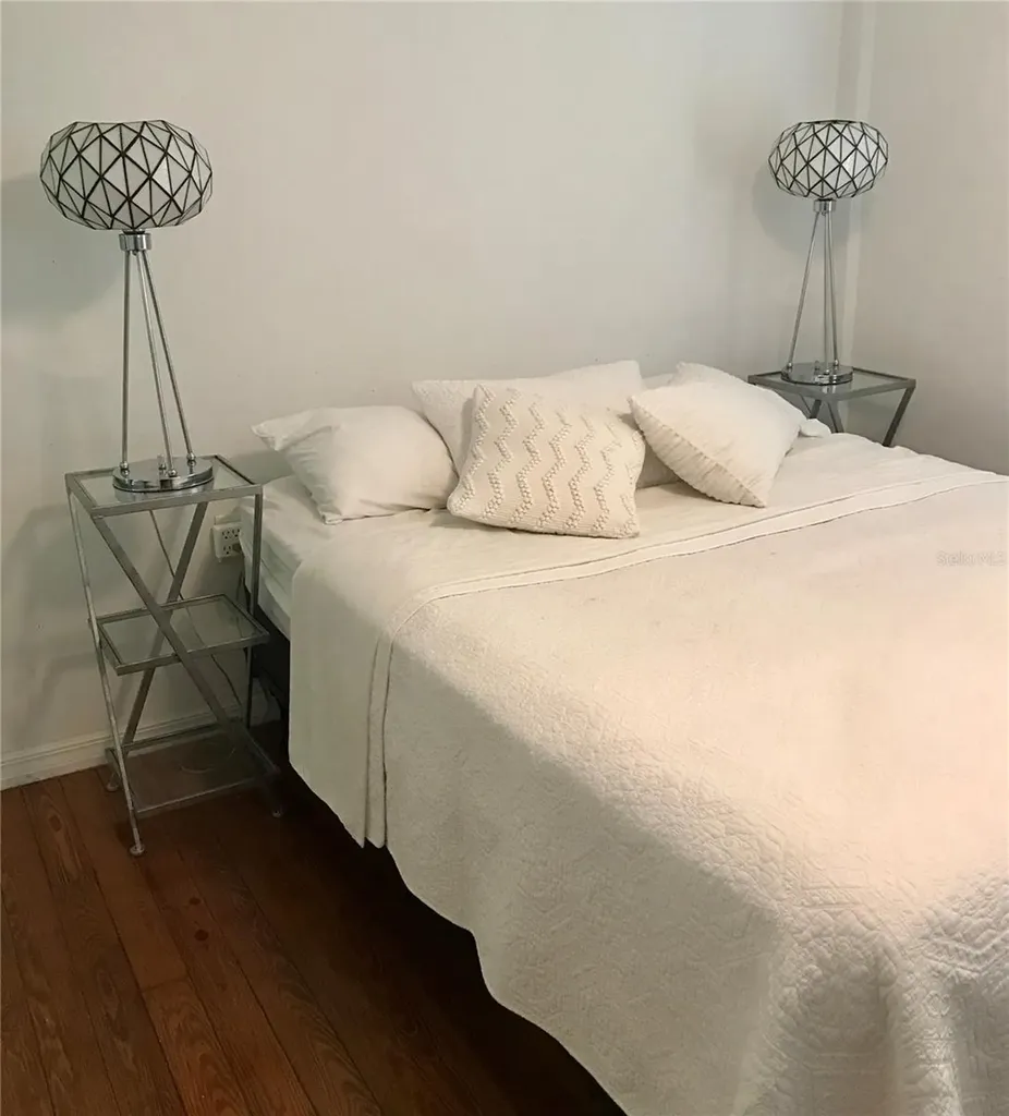 201-203 NE Tahota Avenue Micanopy FL 32667
