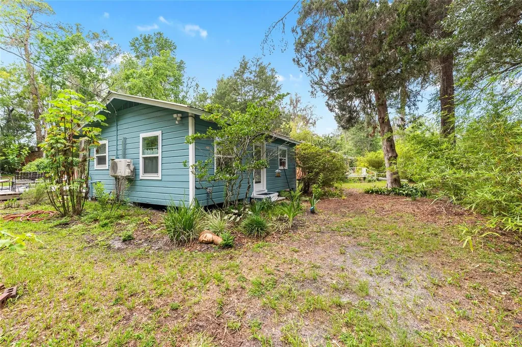 201-203 NE Tahota Avenue Micanopy FL 32667