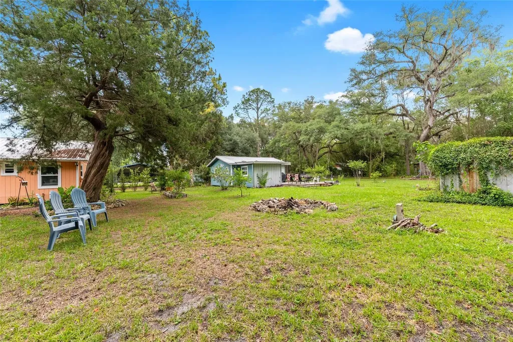 201-203 NE Tahota Avenue Micanopy FL 32667
