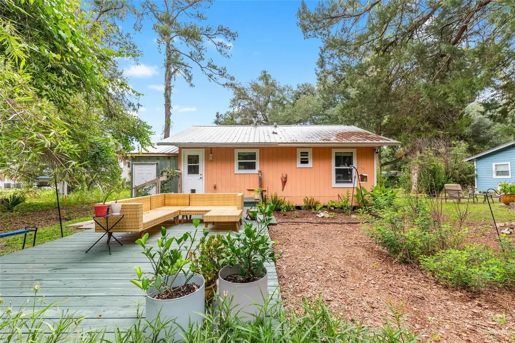 201-203 NE Tahota Avenue Micanopy FL 32667