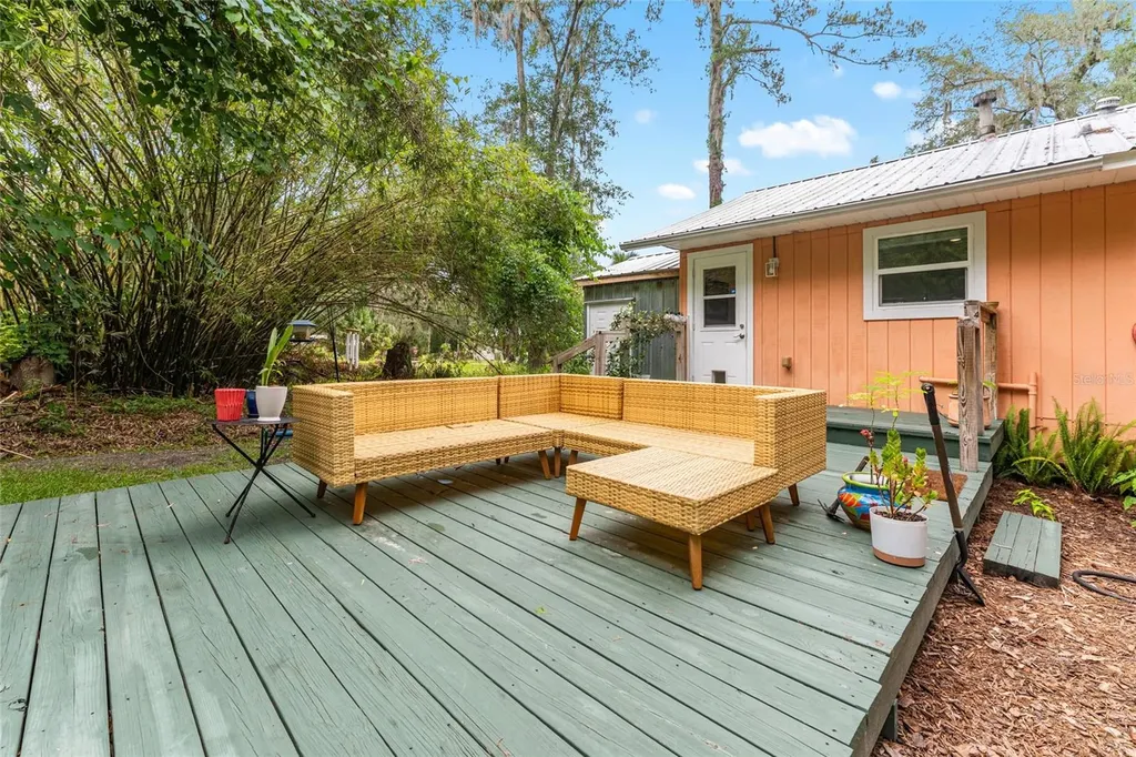 201-203 NE Tahota Avenue Micanopy FL 32667