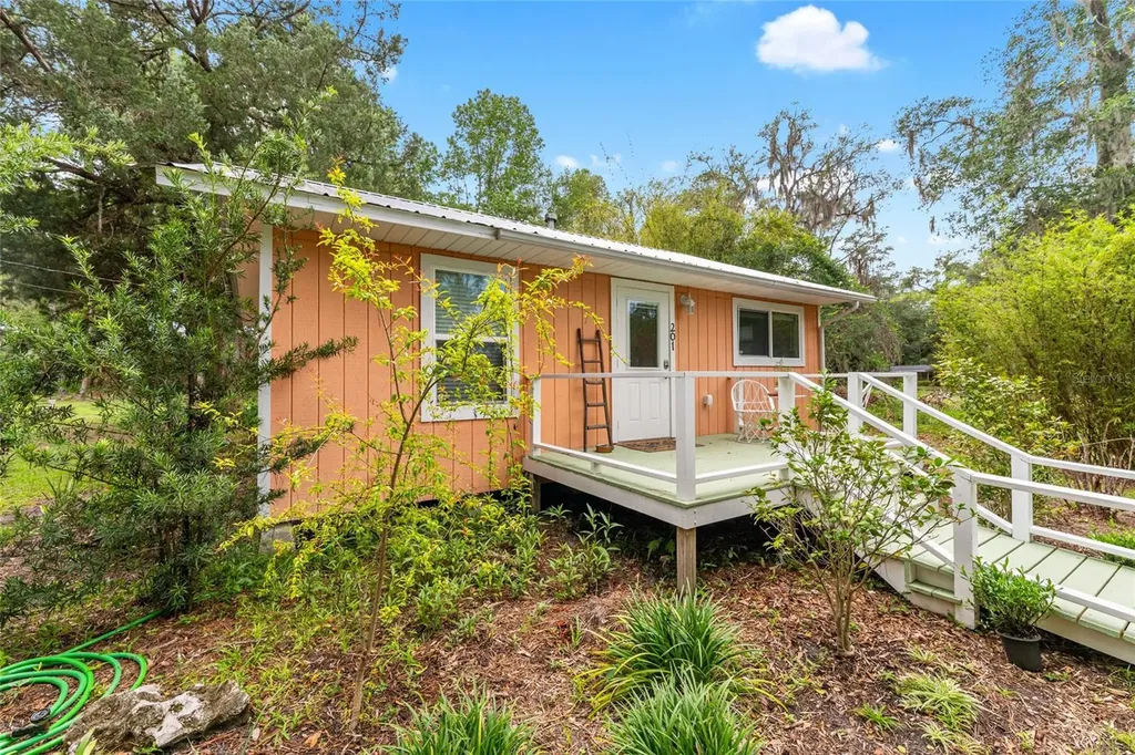 201-203 NE Tahota Avenue Micanopy FL 32667