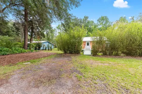 201-203 NE Tahota Avenue Micanopy FL 32667